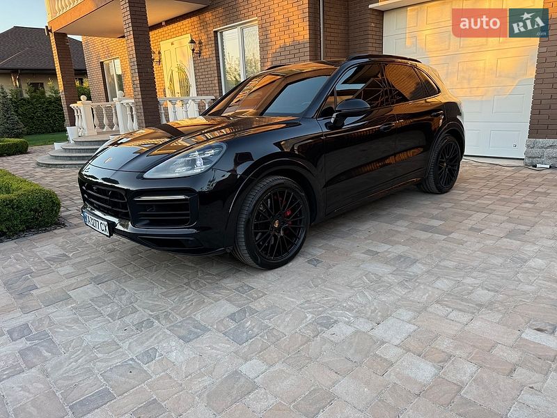 Внедорожник / Кроссовер Porsche Cayenne 2021 в Киеве