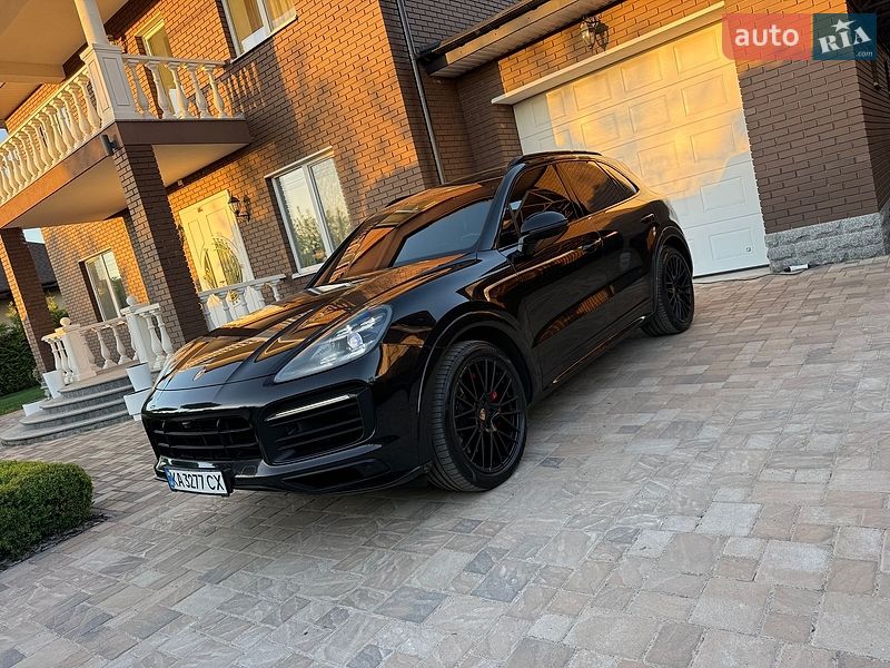 Внедорожник / Кроссовер Porsche Cayenne 2021 в Киеве