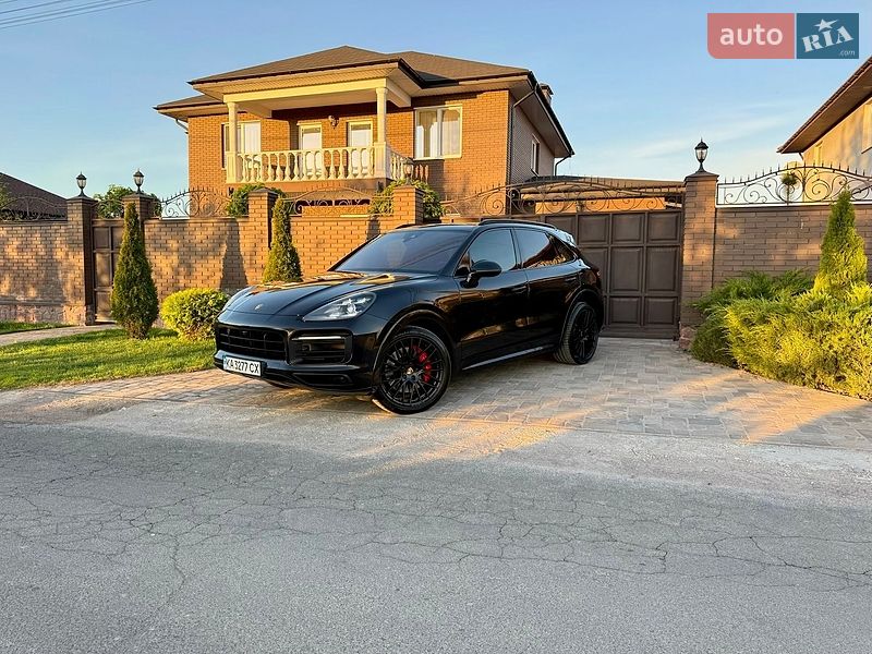 Внедорожник / Кроссовер Porsche Cayenne 2021 в Киеве