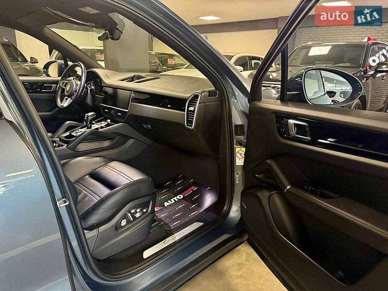 Внедорожник / Кроссовер Porsche Cayenne 2018 в Львове