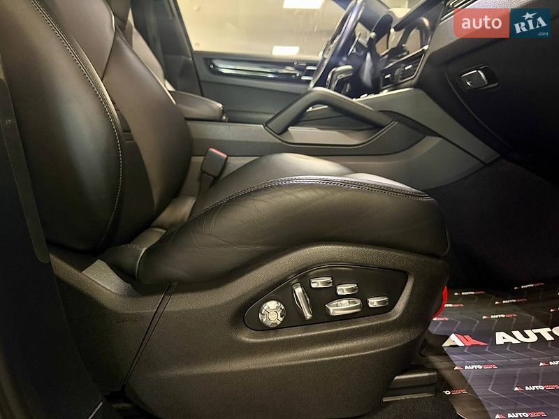 Внедорожник / Кроссовер Porsche Cayenne 2018 в Львове