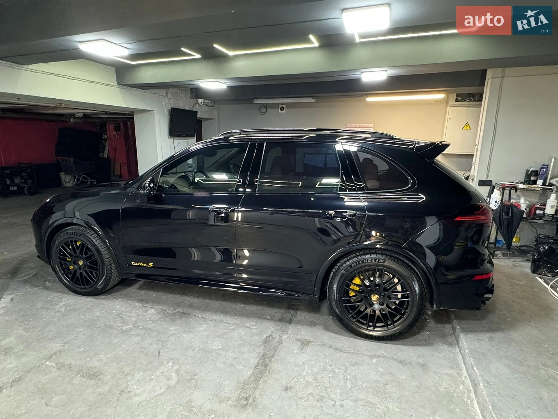 2017 Porsche Cayenne - мініатюра 22