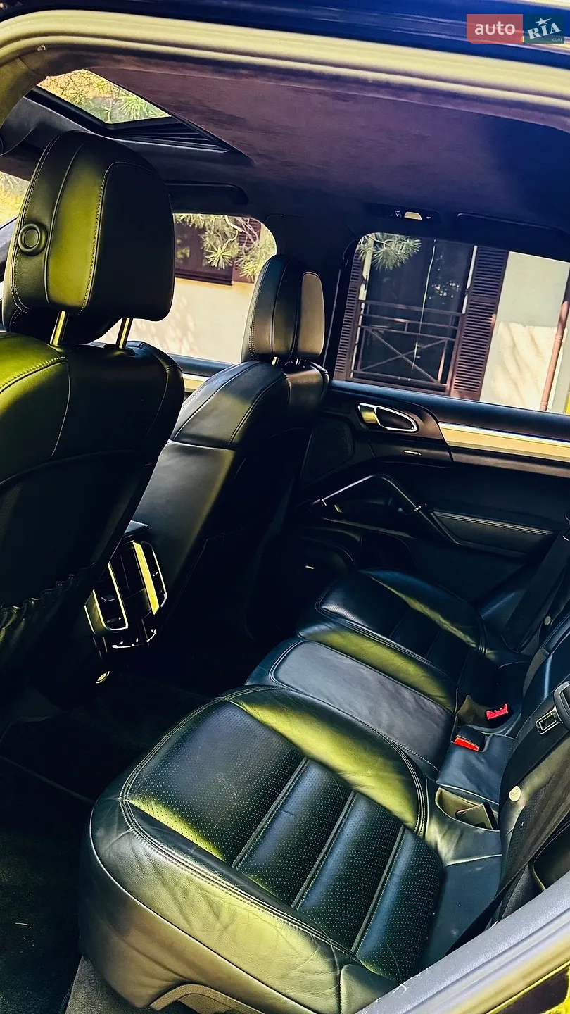 2010 Porsche Cayenne - мініатюра 164
