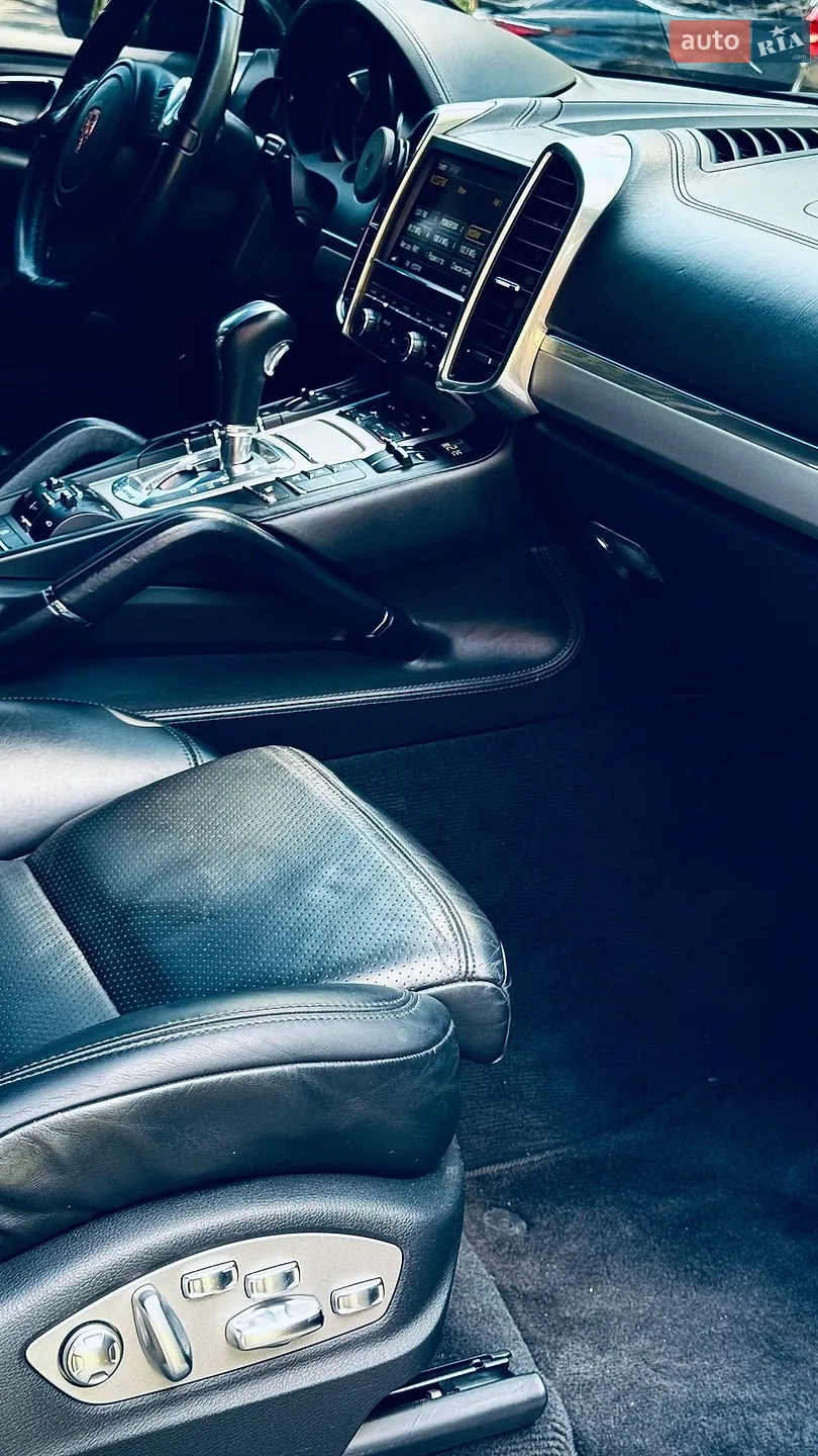 2010 Porsche Cayenne - мініатюра 185