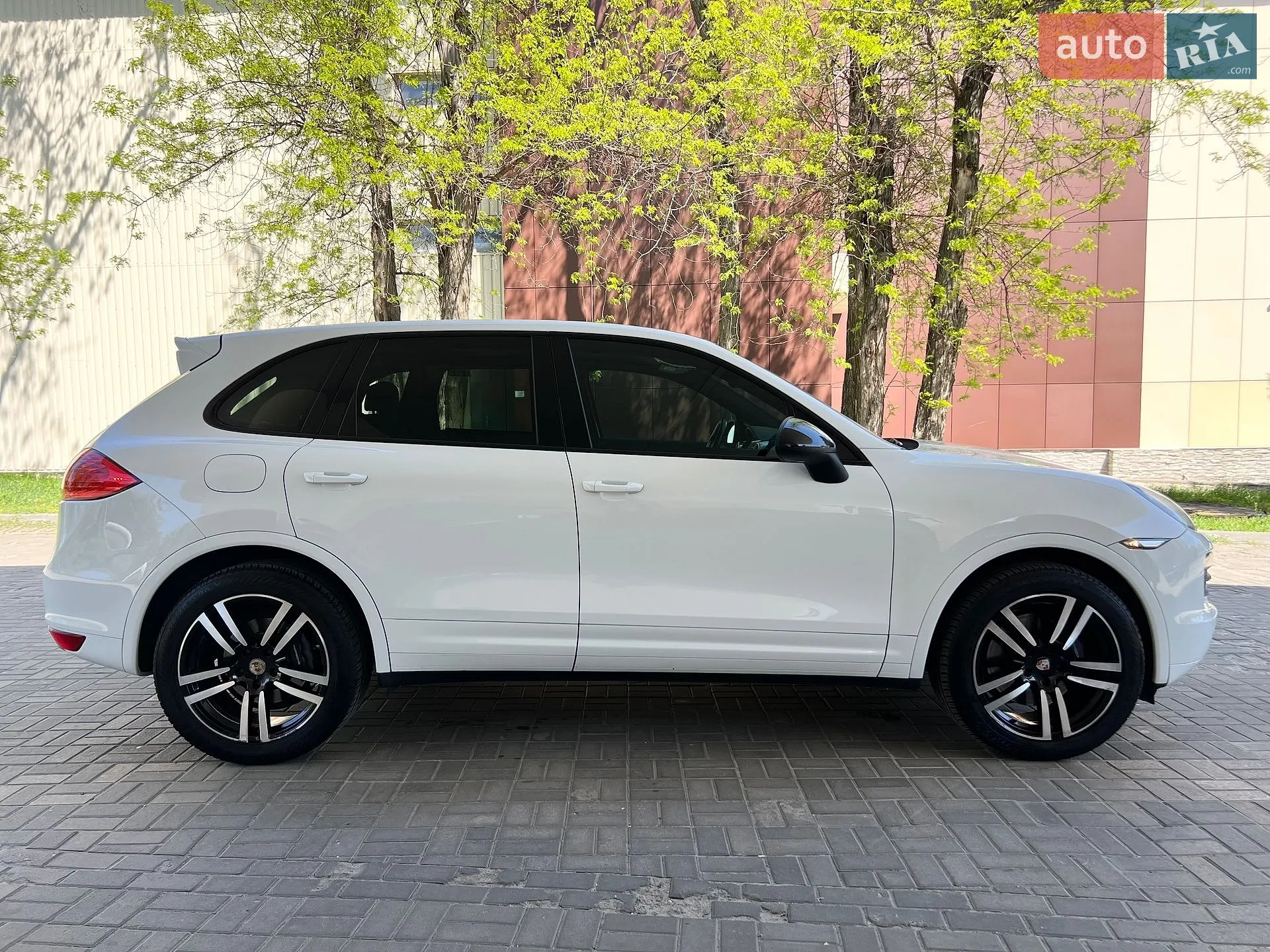 2012 Porsche Cayenne - мініатюра 12