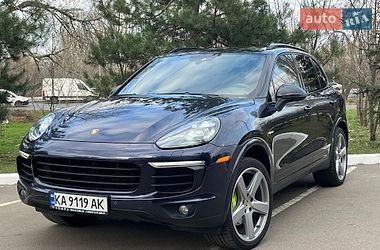 Внедорожник / Кроссовер Porsche Cayenne 2016 в Киеве
