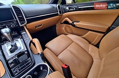 Внедорожник / Кроссовер Porsche Cayenne 2014 в Житомире