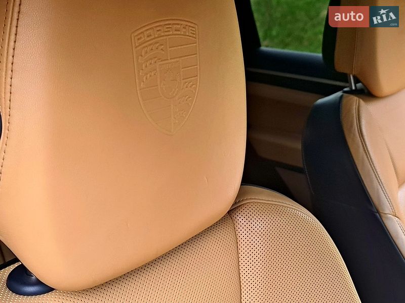 Внедорожник / Кроссовер Porsche Cayenne 2014 в Житомире