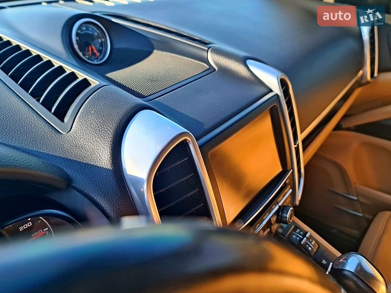 Внедорожник / Кроссовер Porsche Cayenne 2014 в Житомире