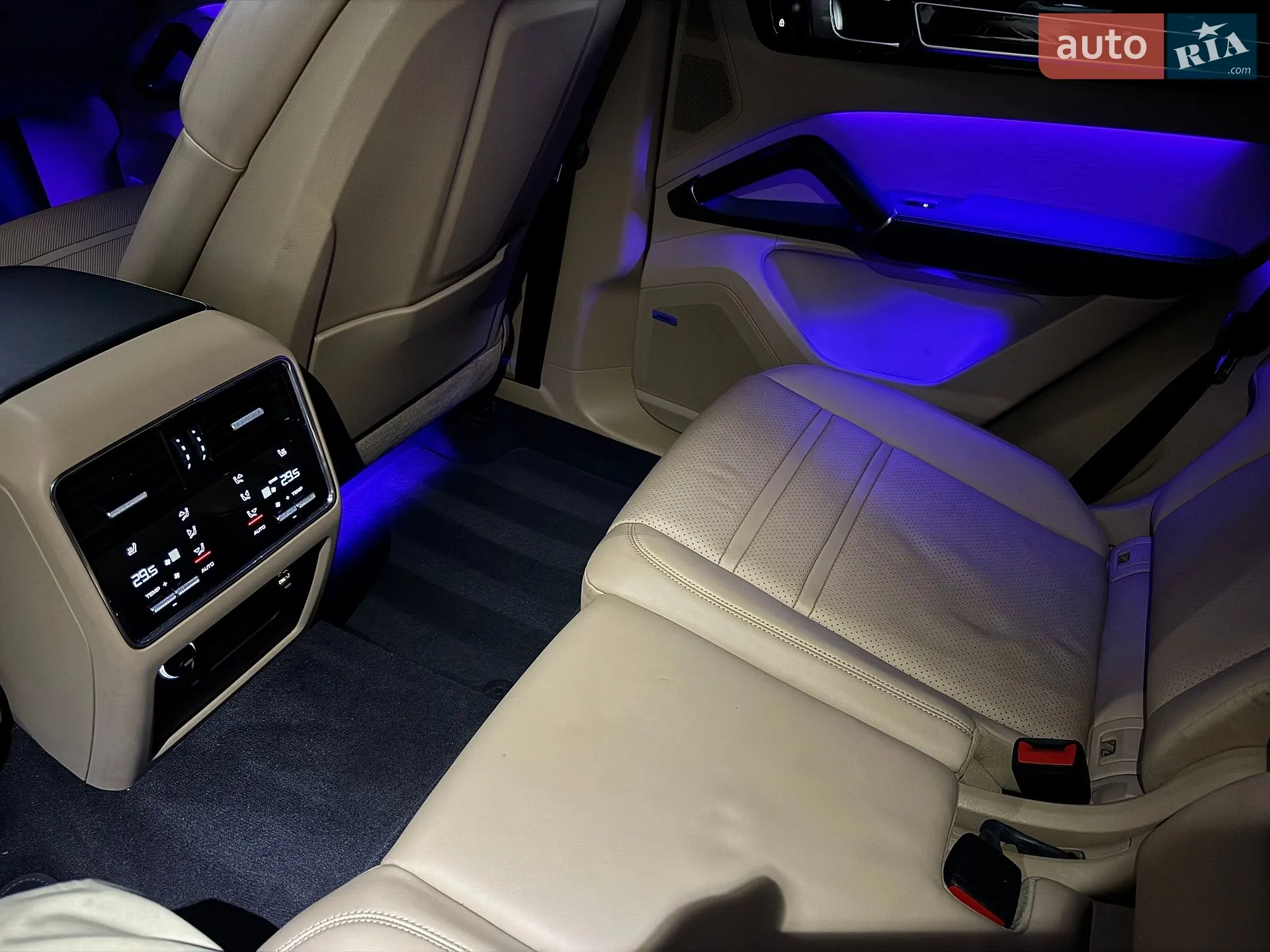 2019 Porsche Cayenne - мініатюра 3