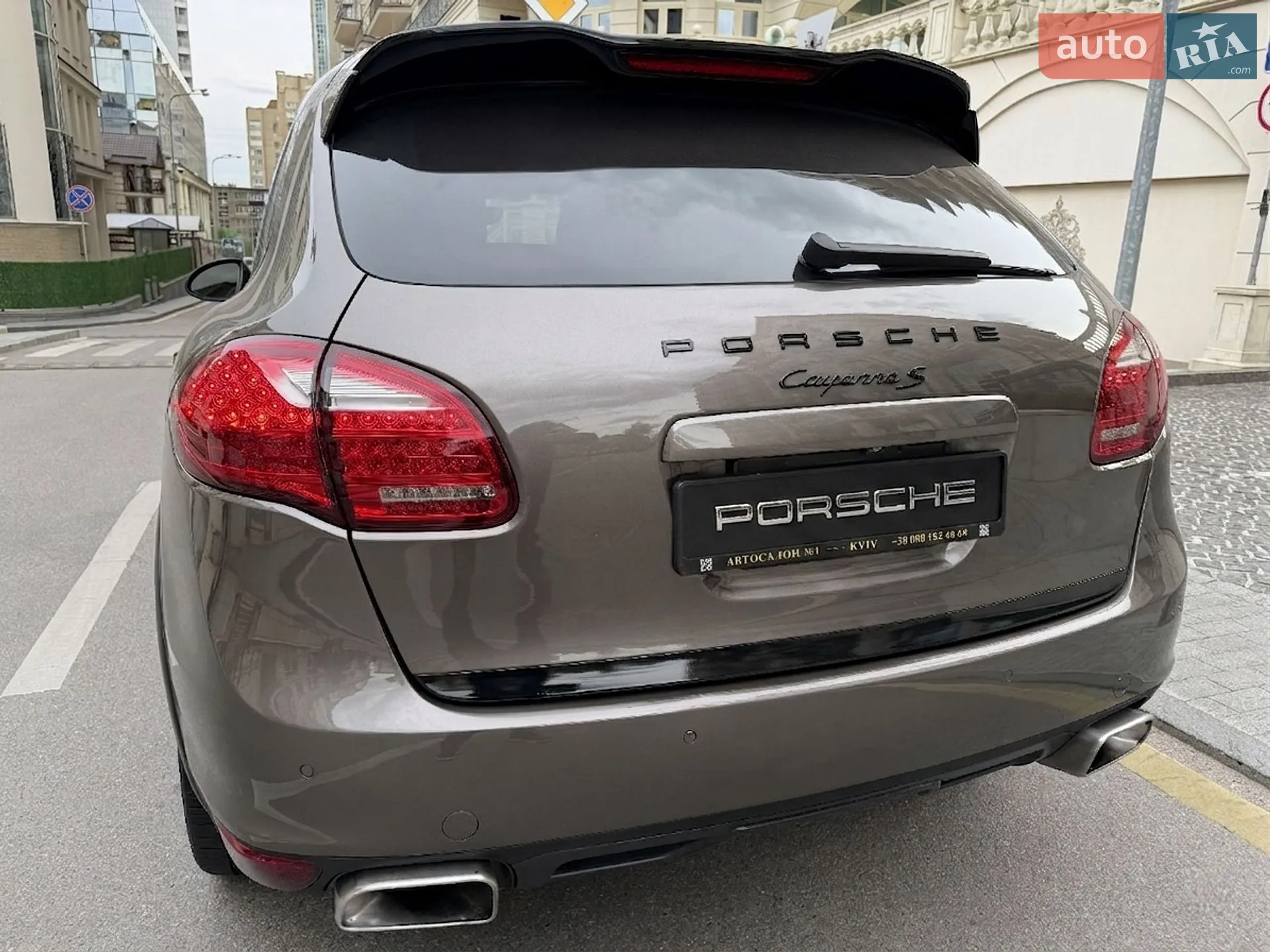2011 Porsche Cayenne - мініатюра 4