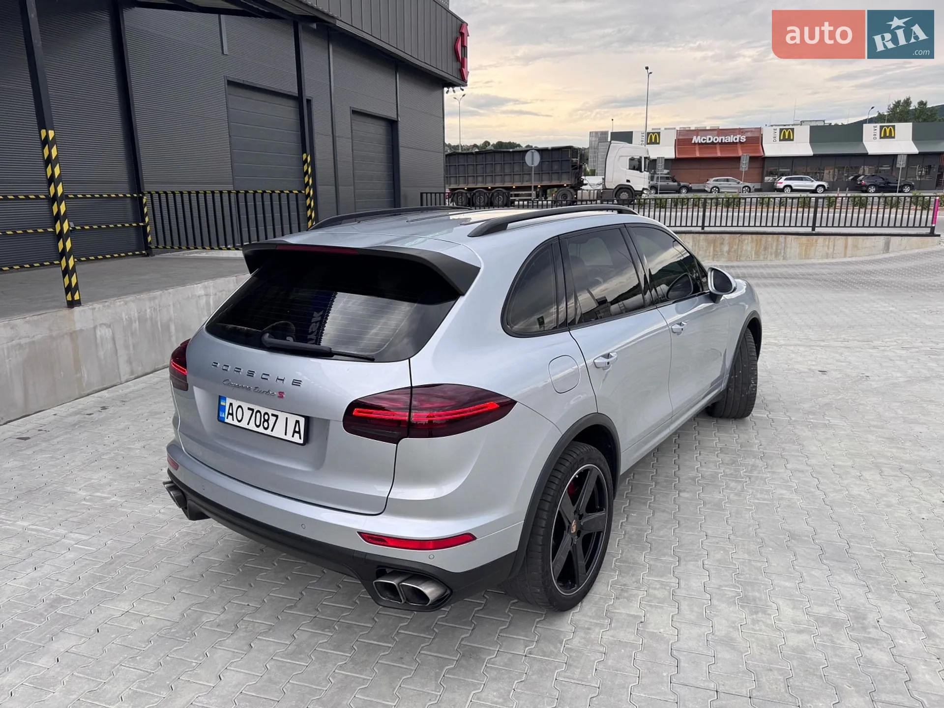 2015 Porsche Cayenne - мініатюра 11