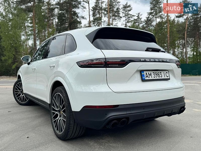 Внедорожник / Кроссовер Porsche Cayenne 2021 в Житомире