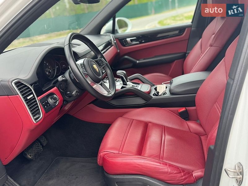 Внедорожник / Кроссовер Porsche Cayenne 2021 в Житомире