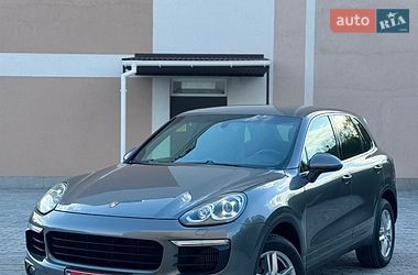 Внедорожник / Кроссовер Porsche Cayenne 2016 в Луцке