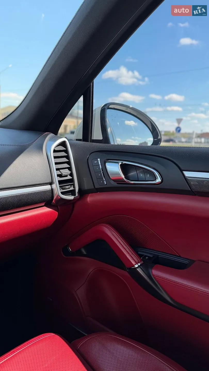 2013 Porsche Cayenne - мініатюра 28