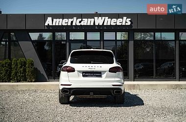 Внедорожник / Кроссовер Porsche Cayenne 2014 в Черновцах