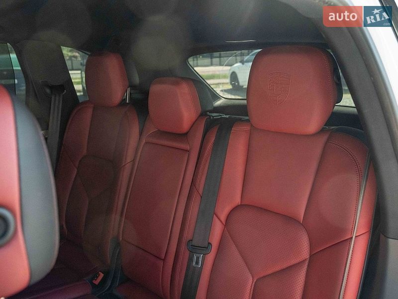 Внедорожник / Кроссовер Porsche Cayenne 2014 в Черновцах