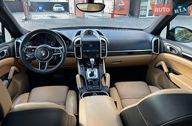Внедорожник / Кроссовер Porsche Cayenne 2017 в Львове