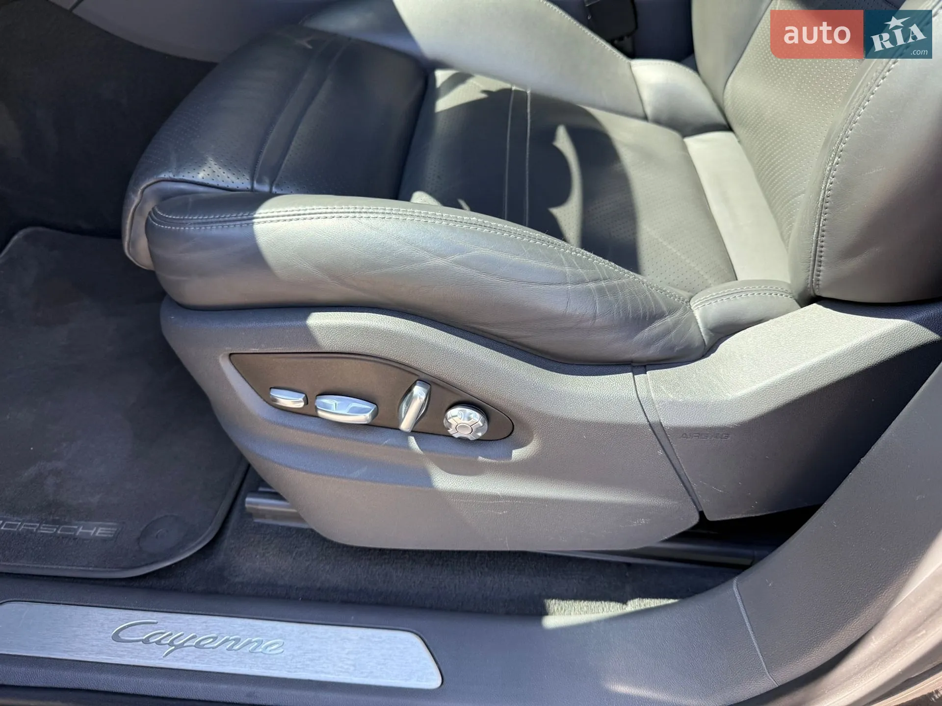 2019 Porsche Cayenne - мініатюра 14