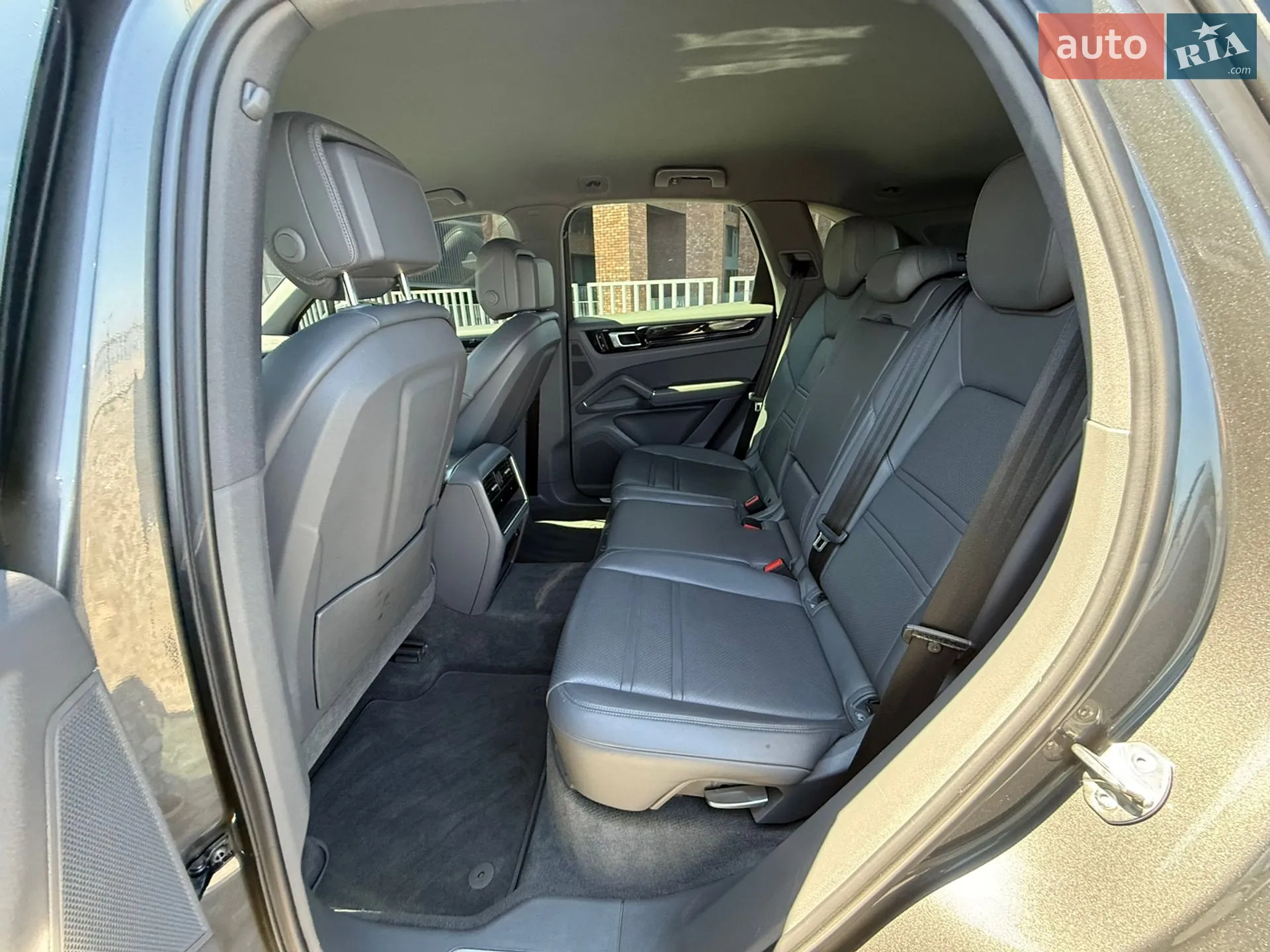2019 Porsche Cayenne - мініатюра 20