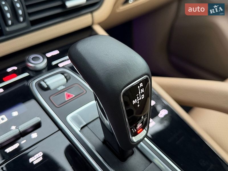 Внедорожник / Кроссовер Porsche Cayenne 2020 в Киеве