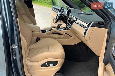 Внедорожник / Кроссовер Porsche Cayenne 2020 в Киеве