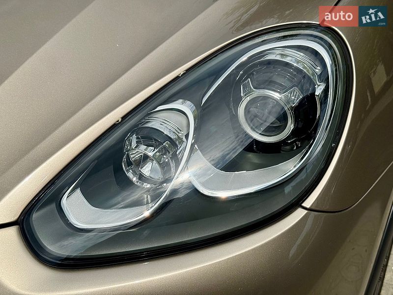 Внедорожник / Кроссовер Porsche Cayenne 2016 в Днепре