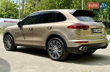 Внедорожник / Кроссовер Porsche Cayenne 2016 в Днепре