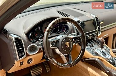 Внедорожник / Кроссовер Porsche Cayenne 2016 в Днепре
