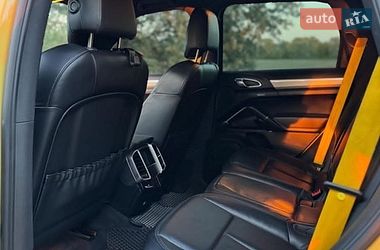 Внедорожник / Кроссовер Porsche Cayenne 2012 в Ровно