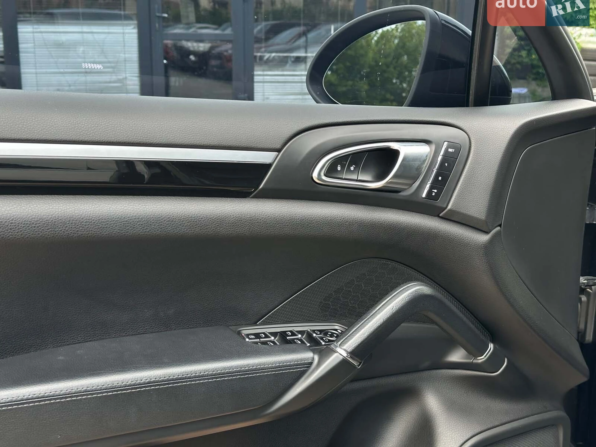2012 Porsche Cayenne - мініатюра 25