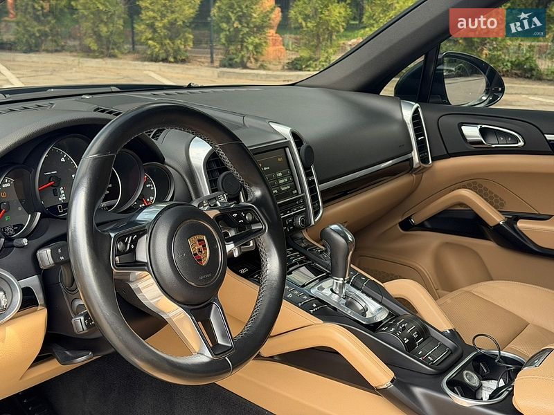 Внедорожник / Кроссовер Porsche Cayenne 2015 в Днепре