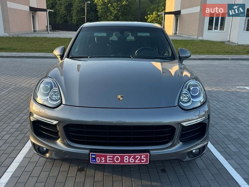 Внедорожник / Кроссовер Porsche Cayenne 2016 в Луцке