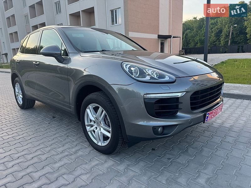 Внедорожник / Кроссовер Porsche Cayenne 2016 в Луцке