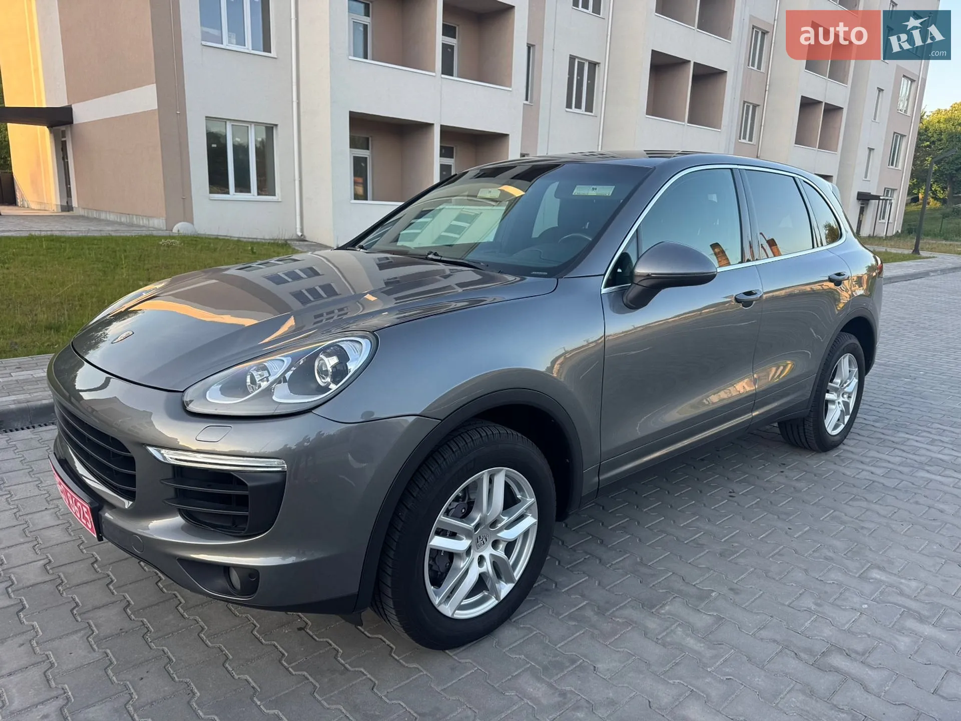 2016 Porsche Cayenne - мініатюра 8