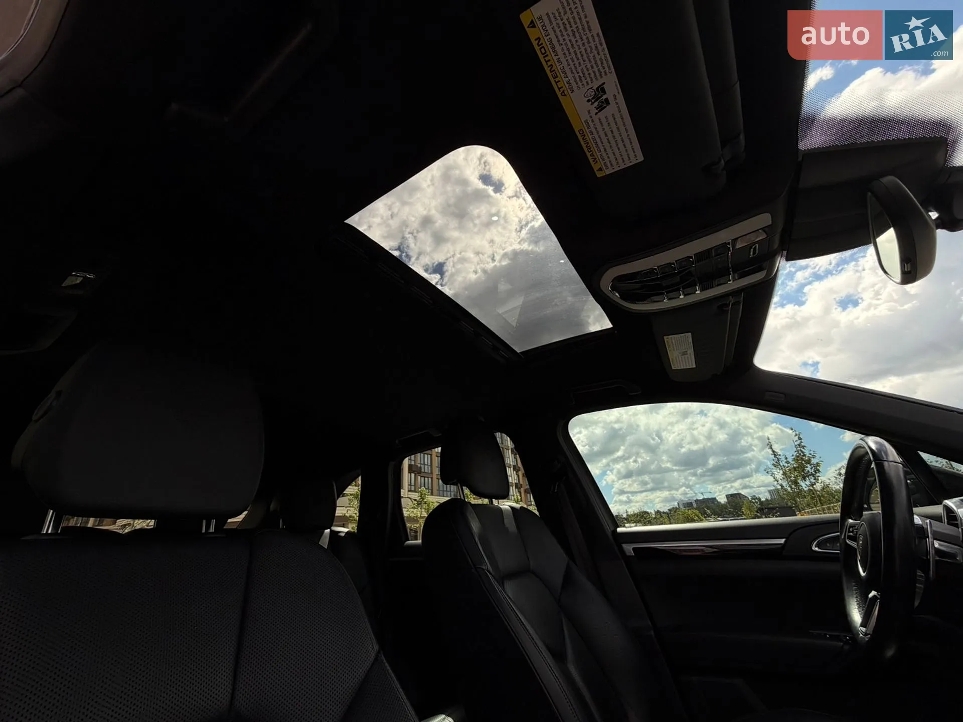 2016 Porsche Cayenne - мініатюра 29