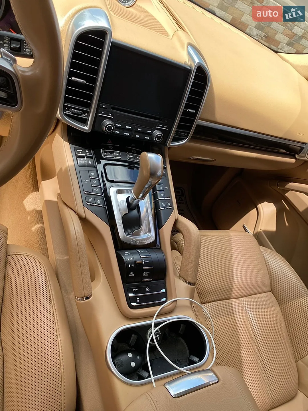 2016 Porsche Cayenne - мініатюра 6