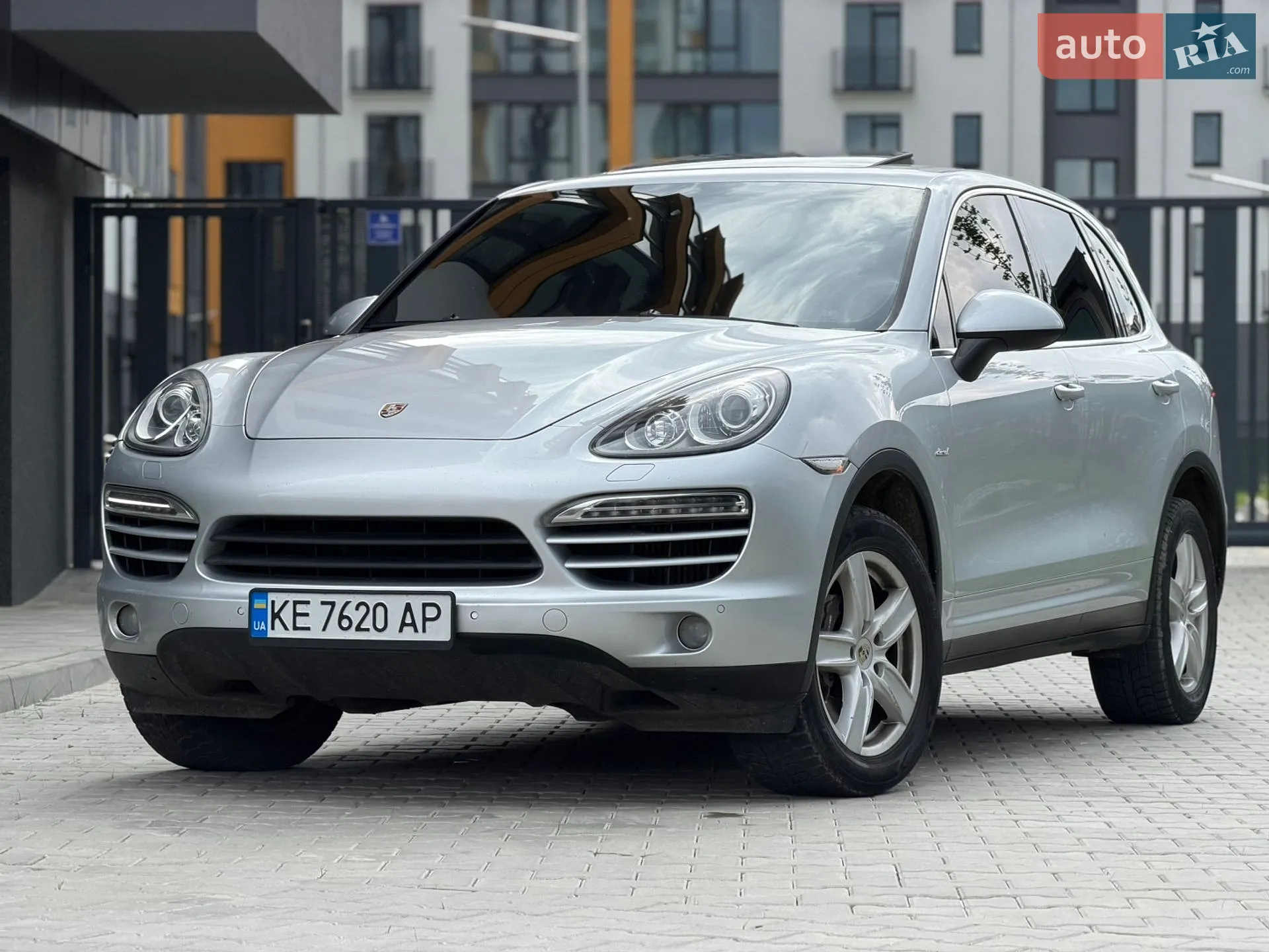 2012 Porsche Cayenne - мініатюра 2