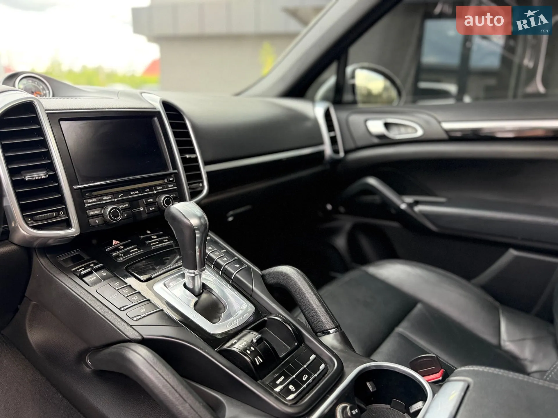 2012 Porsche Cayenne - мініатюра 27