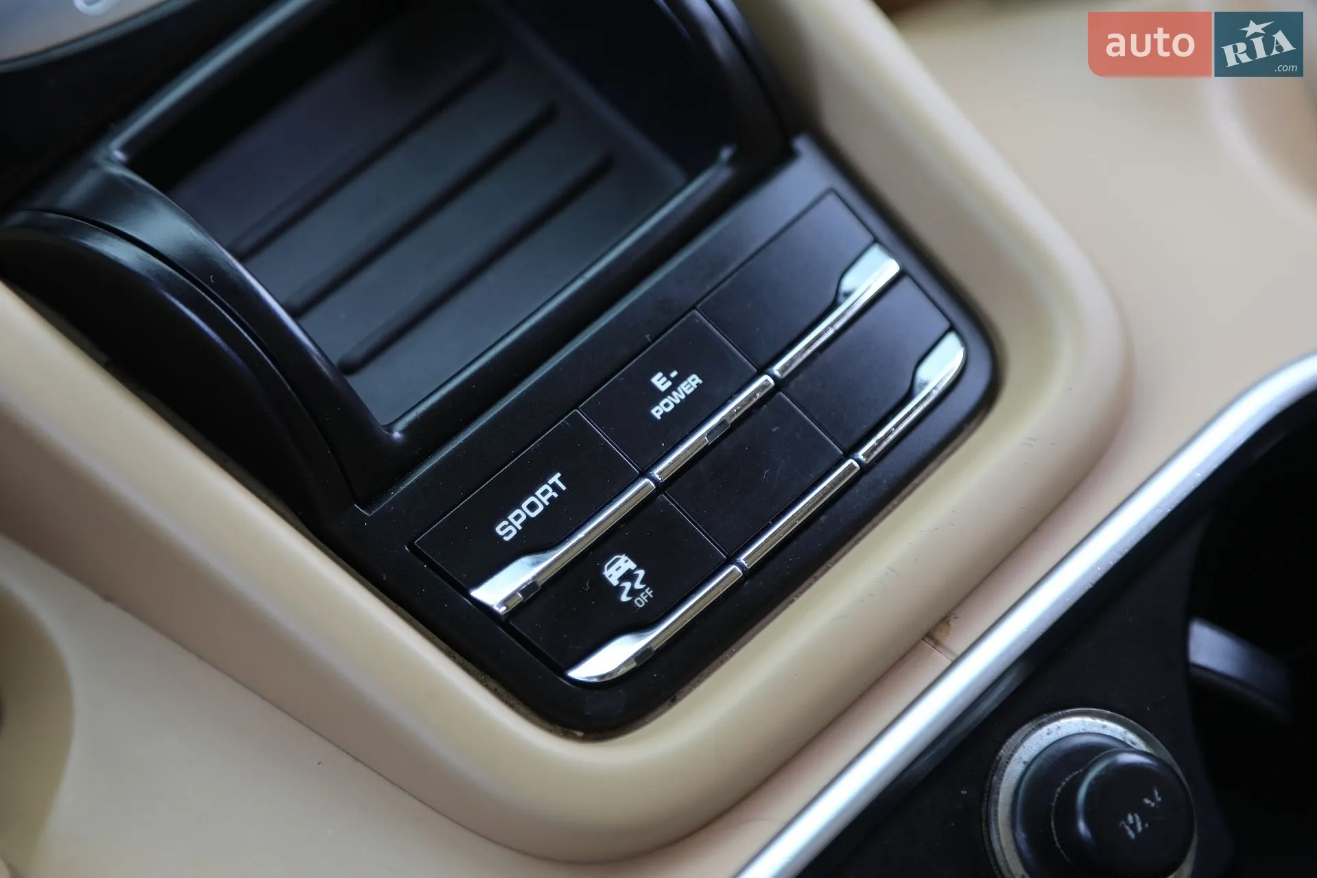 2014 Porsche Cayenne - мініатюра 26