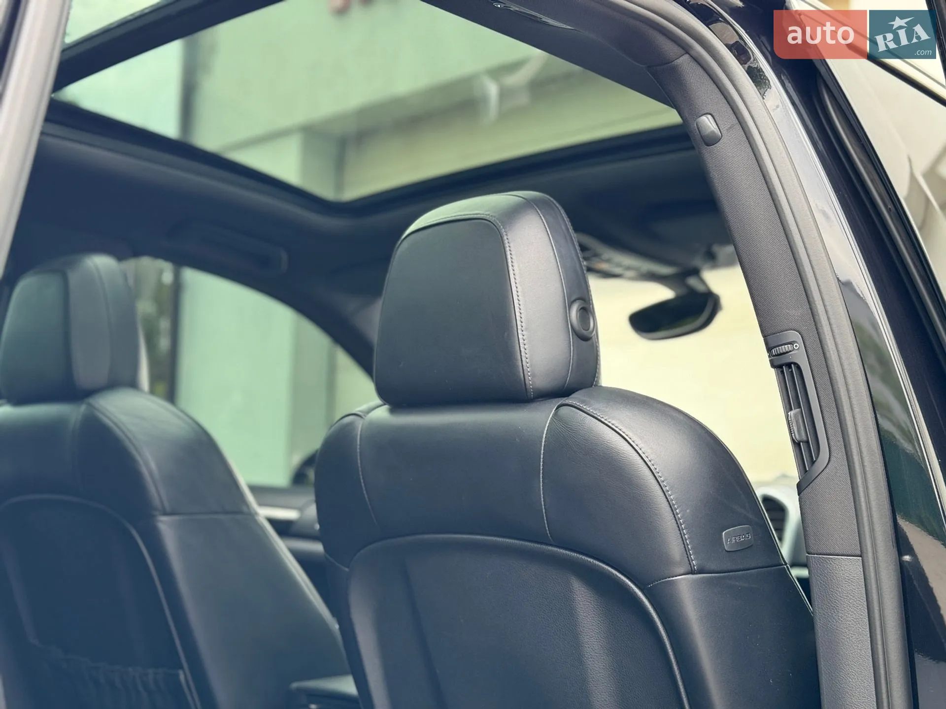 2011 Porsche Cayenne - мініатюра 32