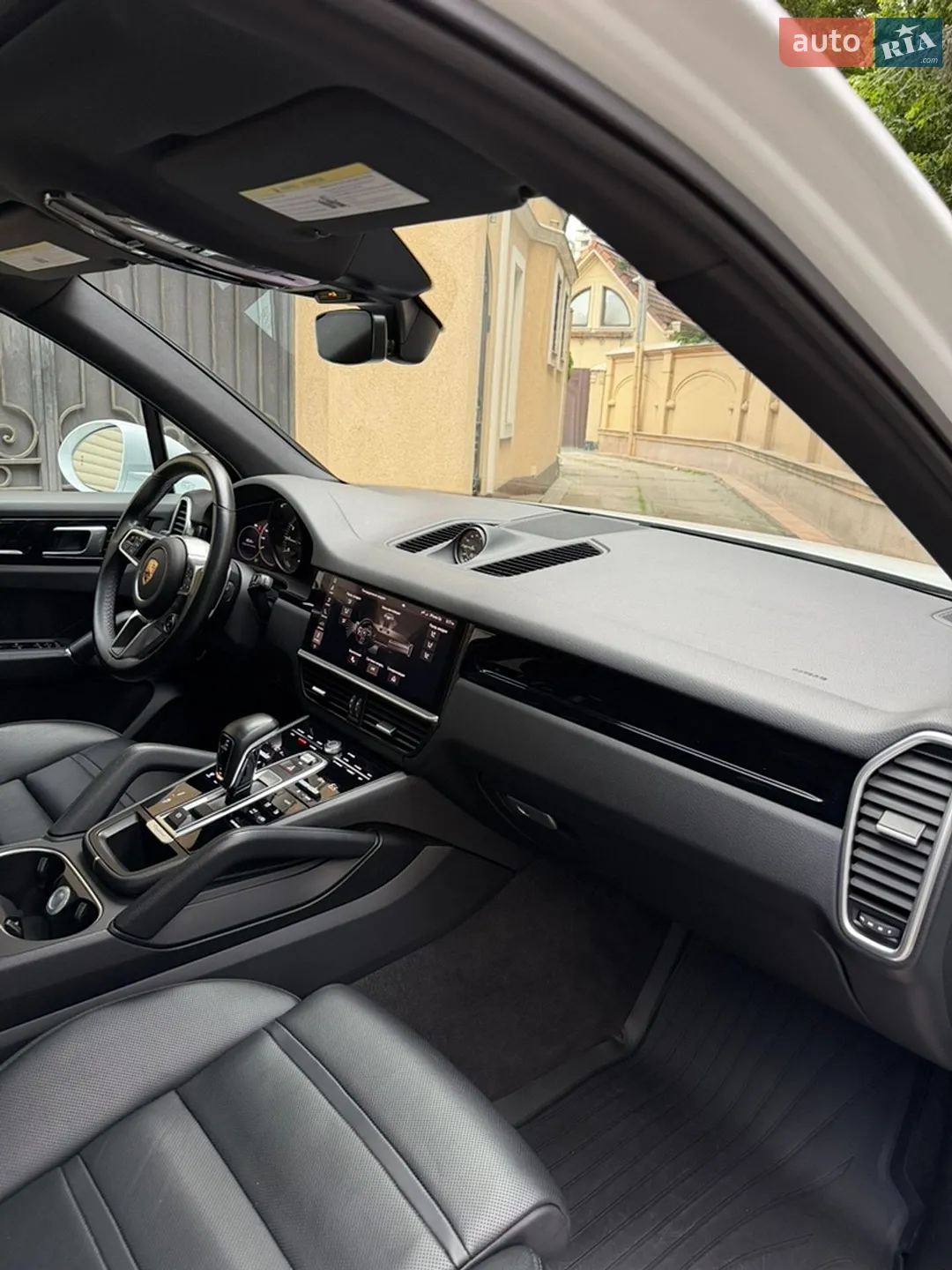 2020 Porsche Cayenne - мініатюра 23