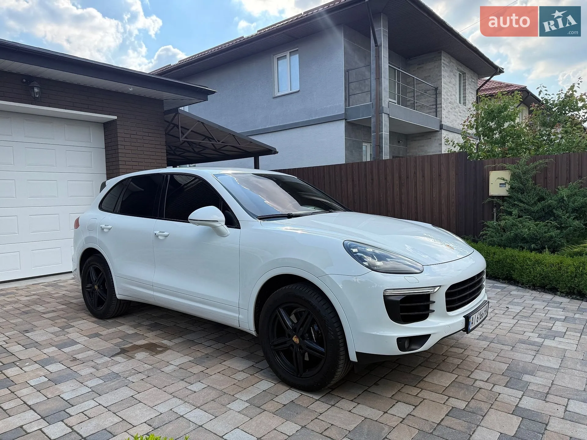 2016 Porsche Cayenne - мініатюра 16