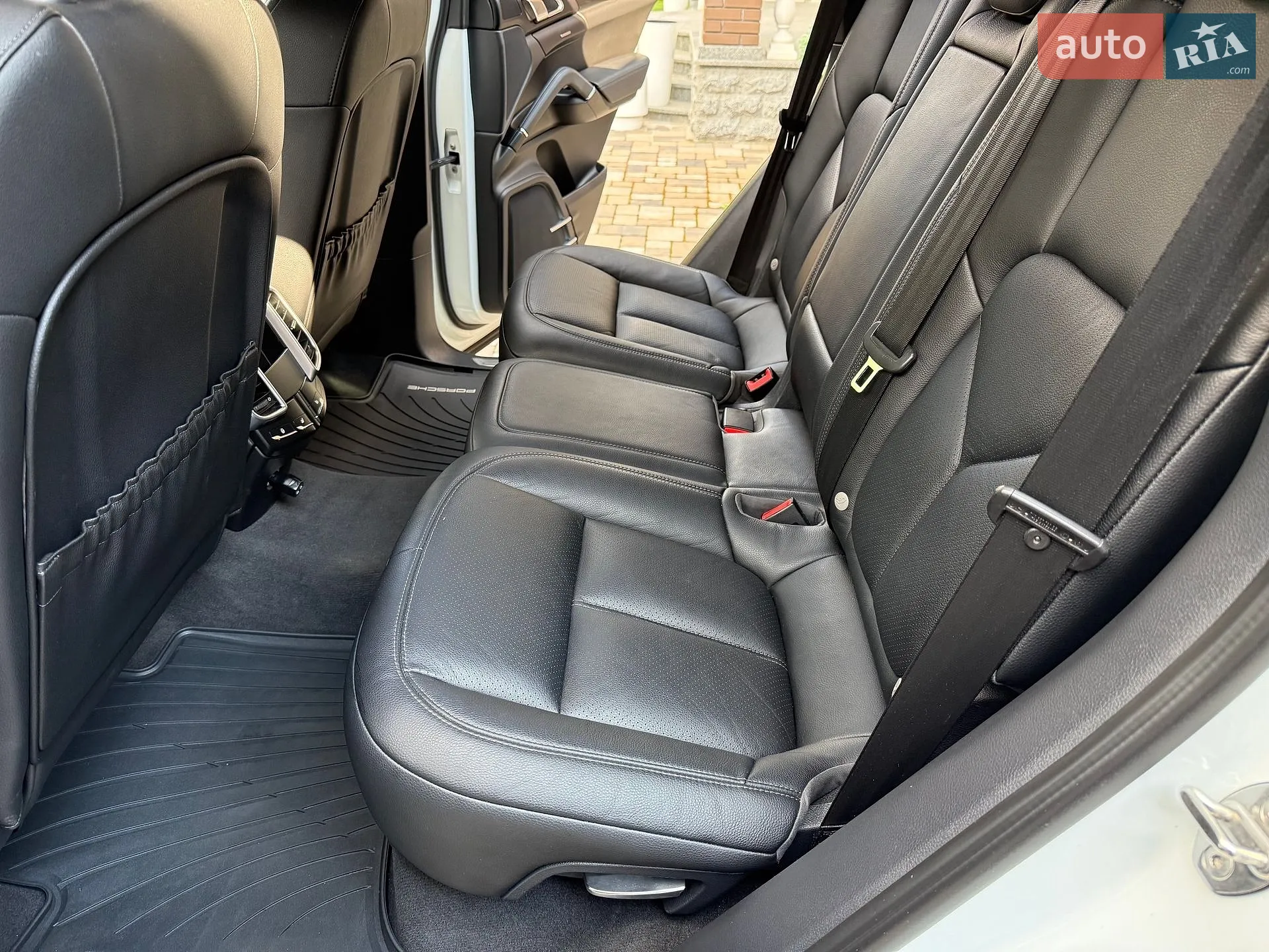 2016 Porsche Cayenne - мініатюра 33