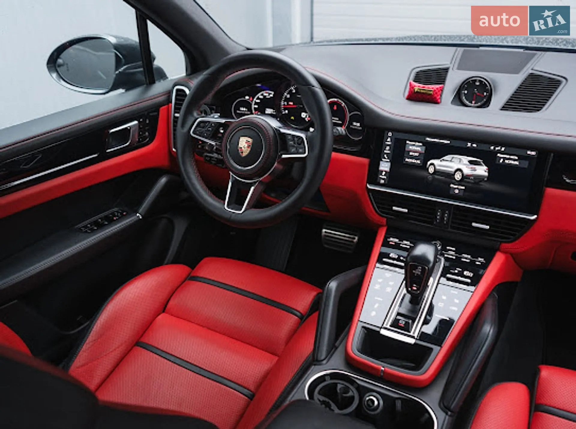 2018 Porsche Cayenne - мініатюра 13