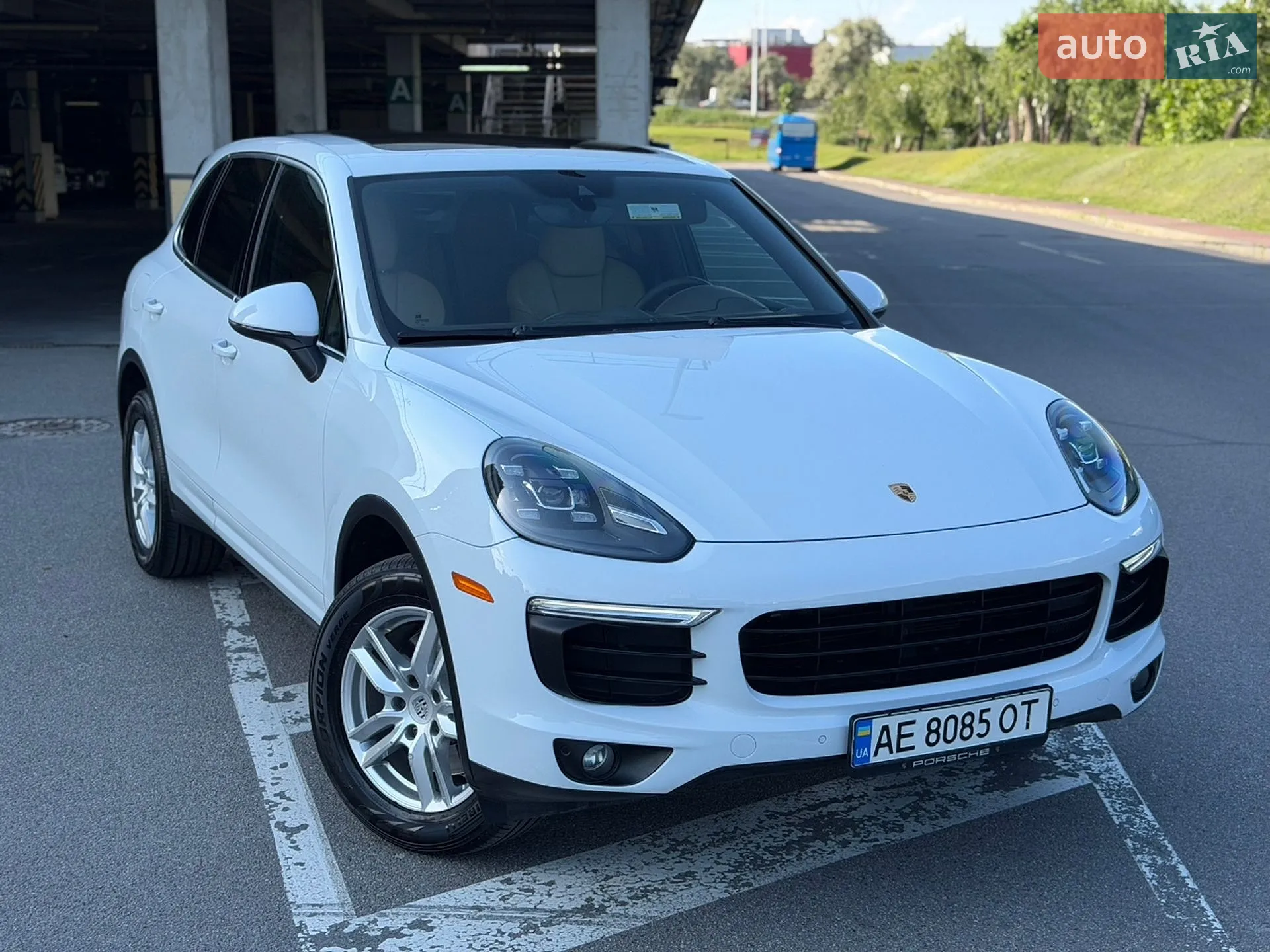 2016 Porsche Cayenne - мініатюра 3