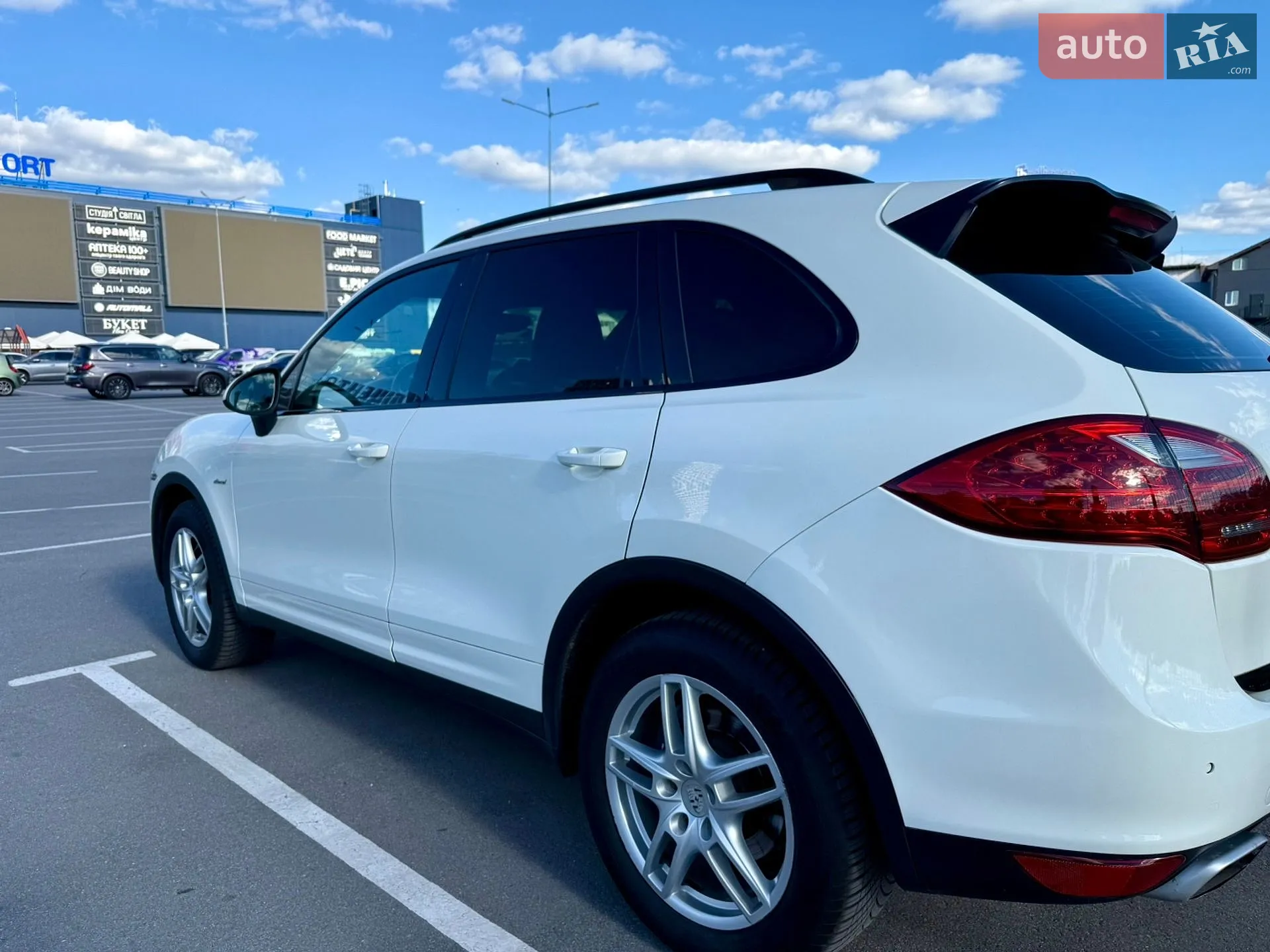 2011 Porsche Cayenne - мініатюра 2