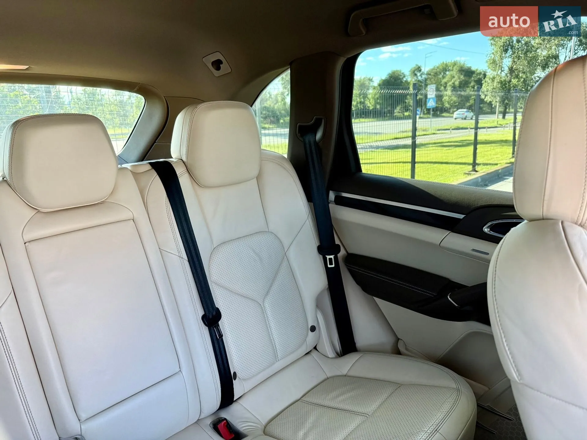 2011 Porsche Cayenne - мініатюра 24