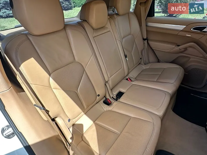 Porsche Cayenne 2012 VIN WP1ZZZ92ZDLA26724 фото оголошення 22 з 77